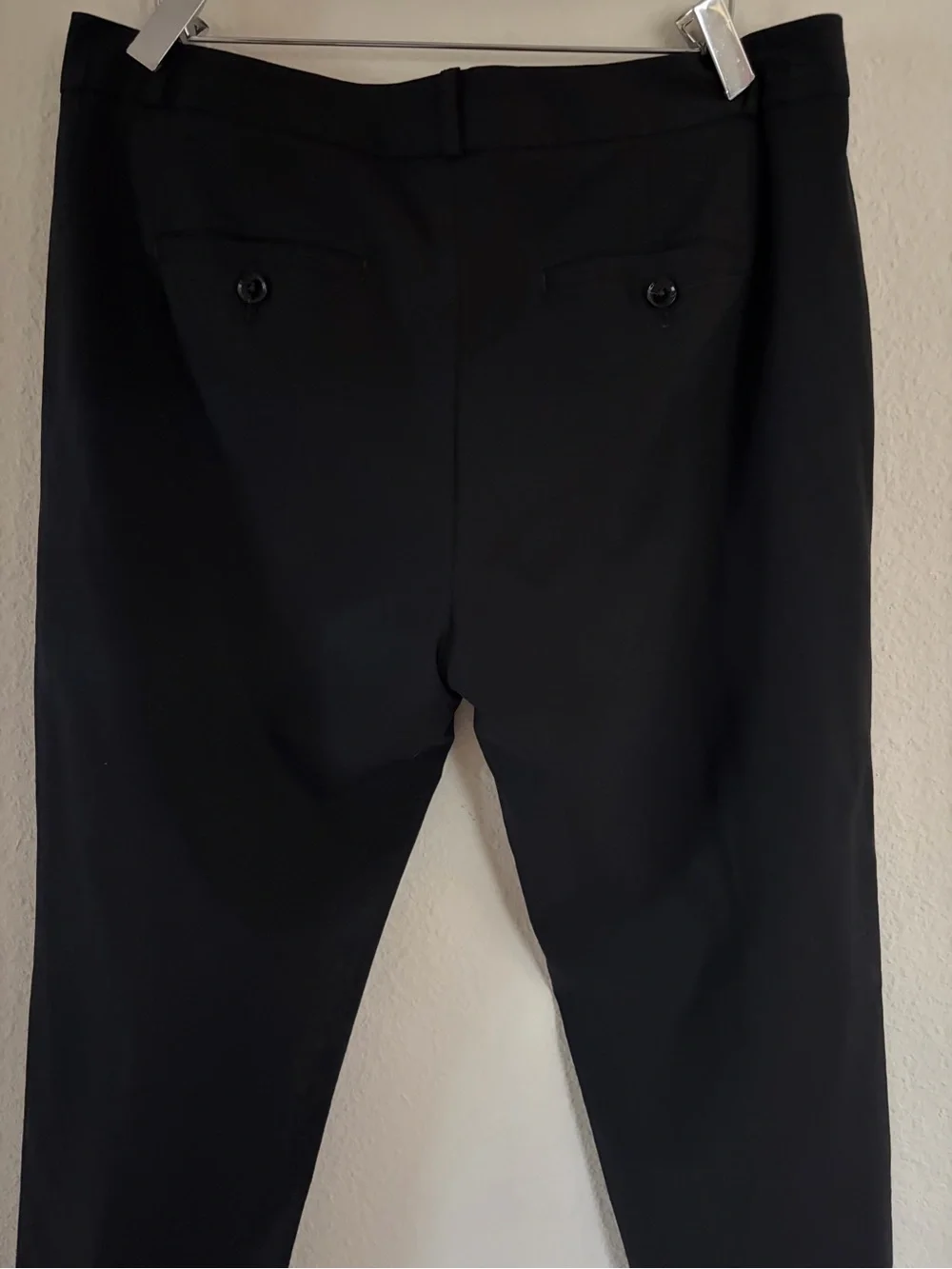 Banana Republic Women’s Black Ankle
Avery Cut Straight Pants Size 8 - Picture 13 of 16